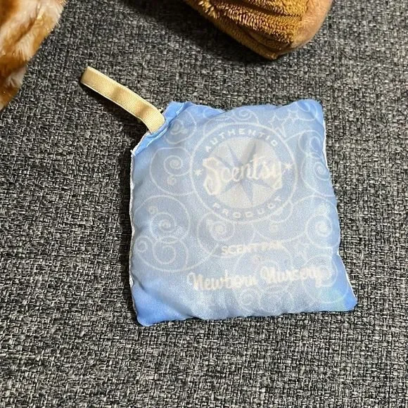 Scentsy Buddy Jamu the Giraffe Retired with Scent Pak Safari Stuffed Plush Lovey - Picture 6 of 6